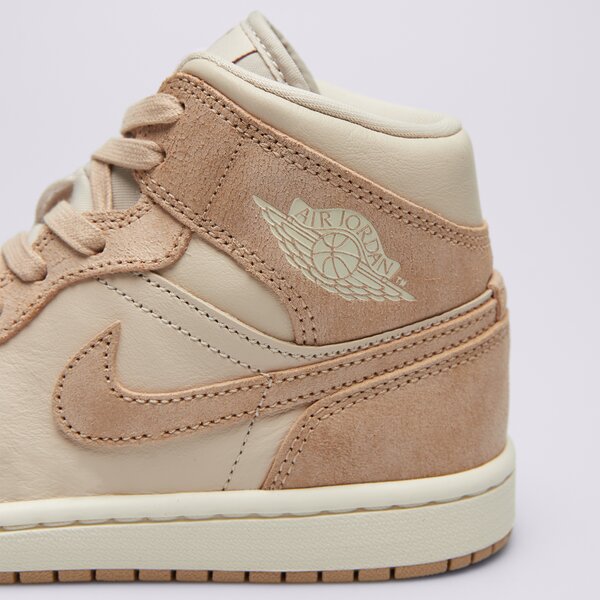 Дамски маратонки WMNS AIR JORDAN 1 MID SE fj3448-200 цвят бежов