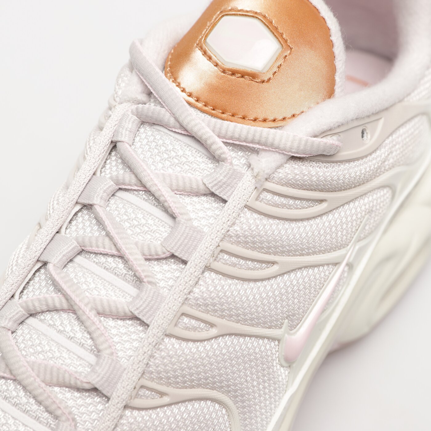 Дамски маратонки NIKE AIR MAX PLUS dd6612-001 цвят сив