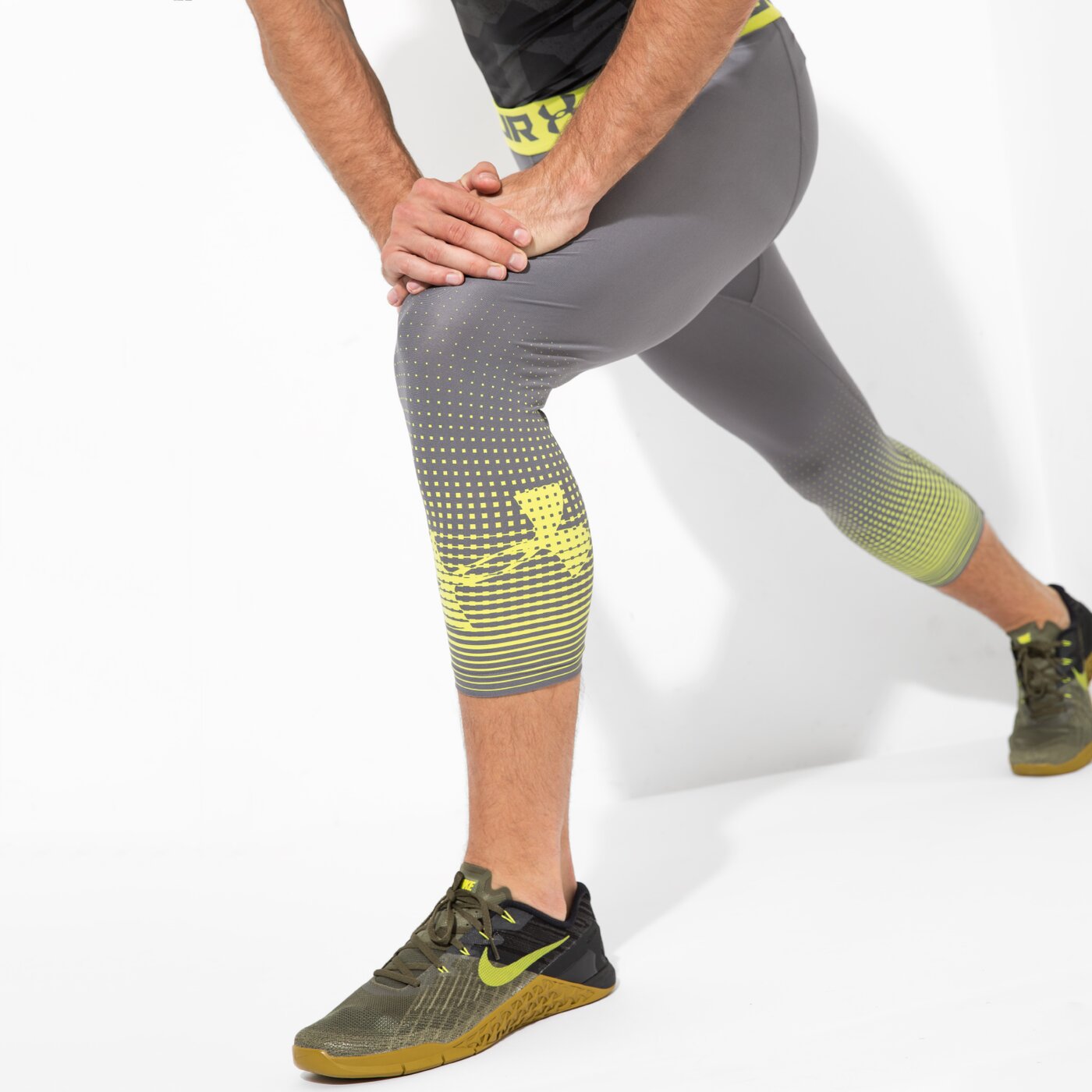 Мъжки панталони UNDER ARMOUR КЛИН HG ARMOUR COMP GRAPHIC 3/4 1298232-041 цвят сив