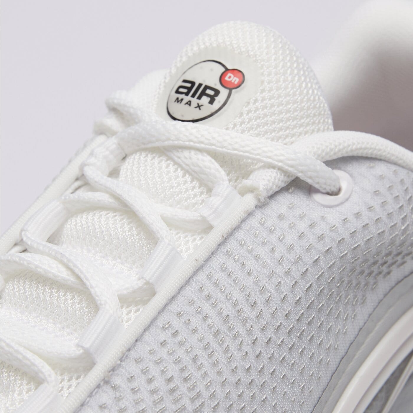 Дамски маратонки NIKE W AIR MAX DN  fj3145-100 цвят бял