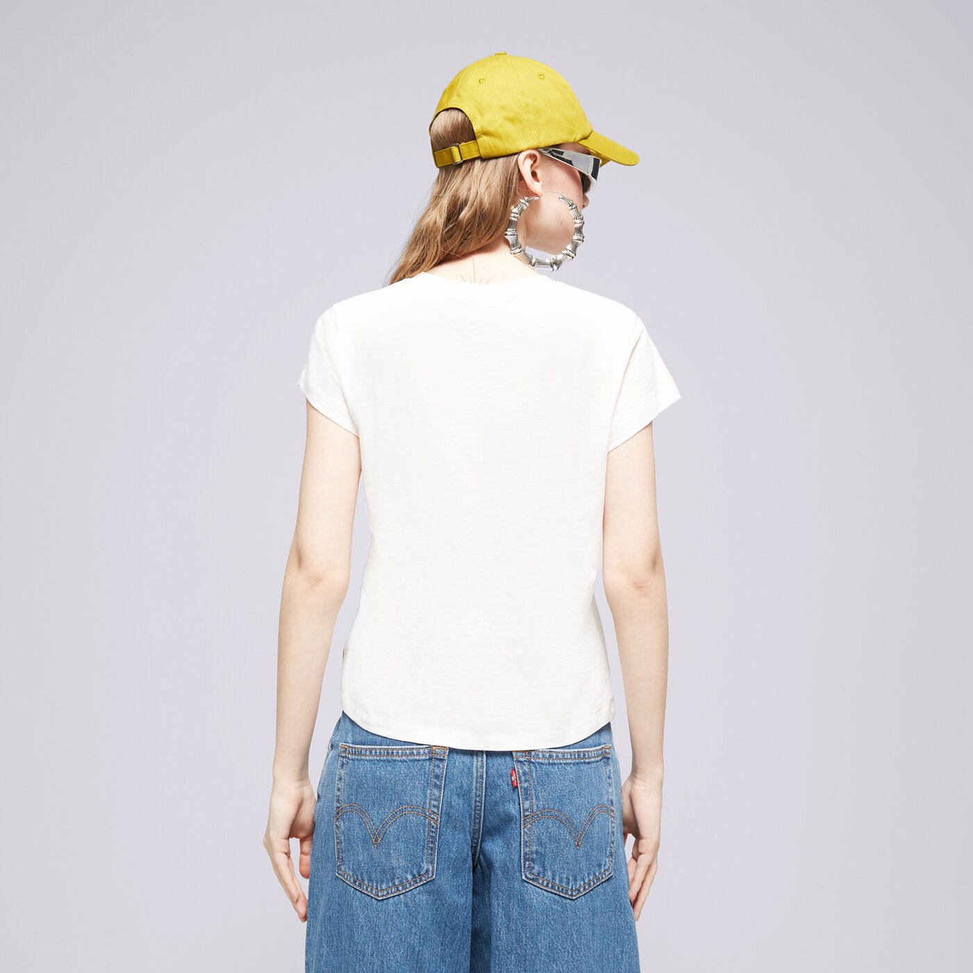 Дамска тениска LEVI'S ТЕНИСКА GRAPHIC AUTHENTIC TSHIRT WHITES a6126-0045 цвят бял