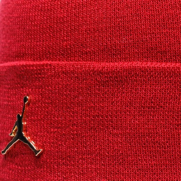 Дамска зимна шапка JORDAN ЗИМНА ШАПКА JORDAN CUFFED BEANIE METAL JM cw6402-687 цвят червен