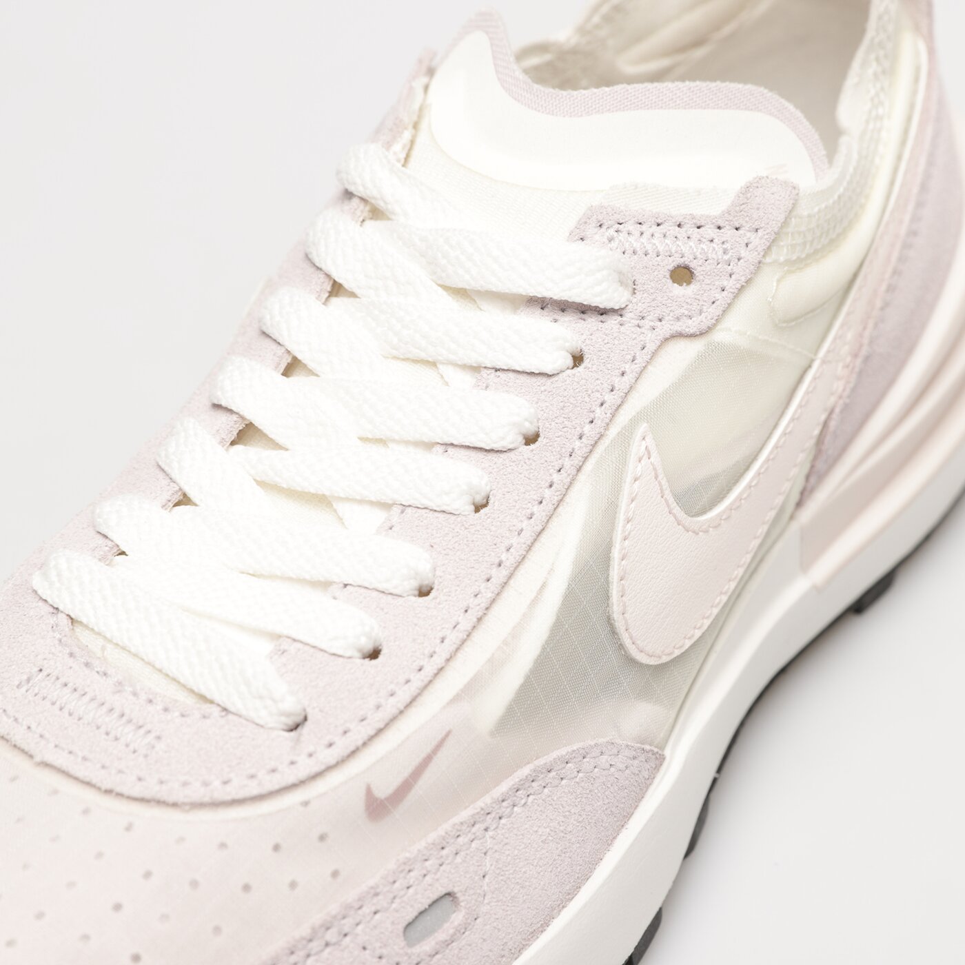 Дамски маратонки NIKE WAFFLE ONE W dn4696-100 цвят бял