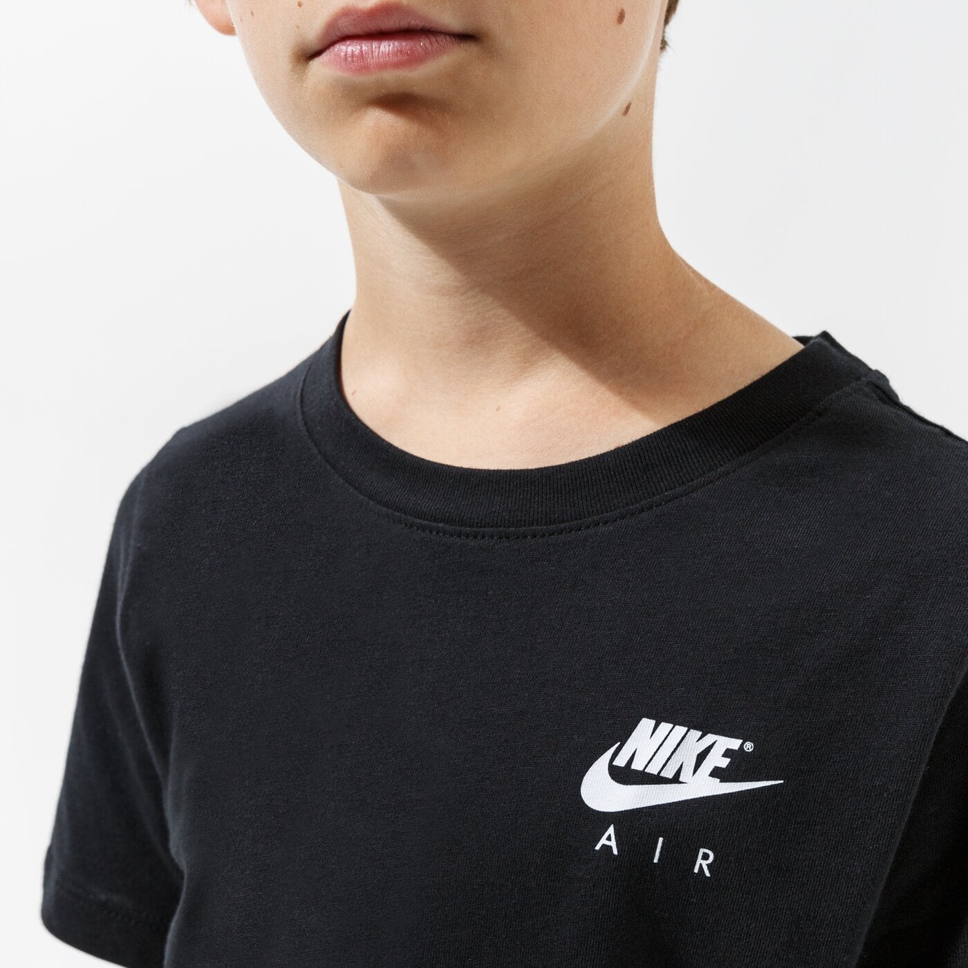 Детска тениска NIKE ТЕНИСКА B NSW TEE AIR C/S FA21 BOY dj6613-010 цвят черен
