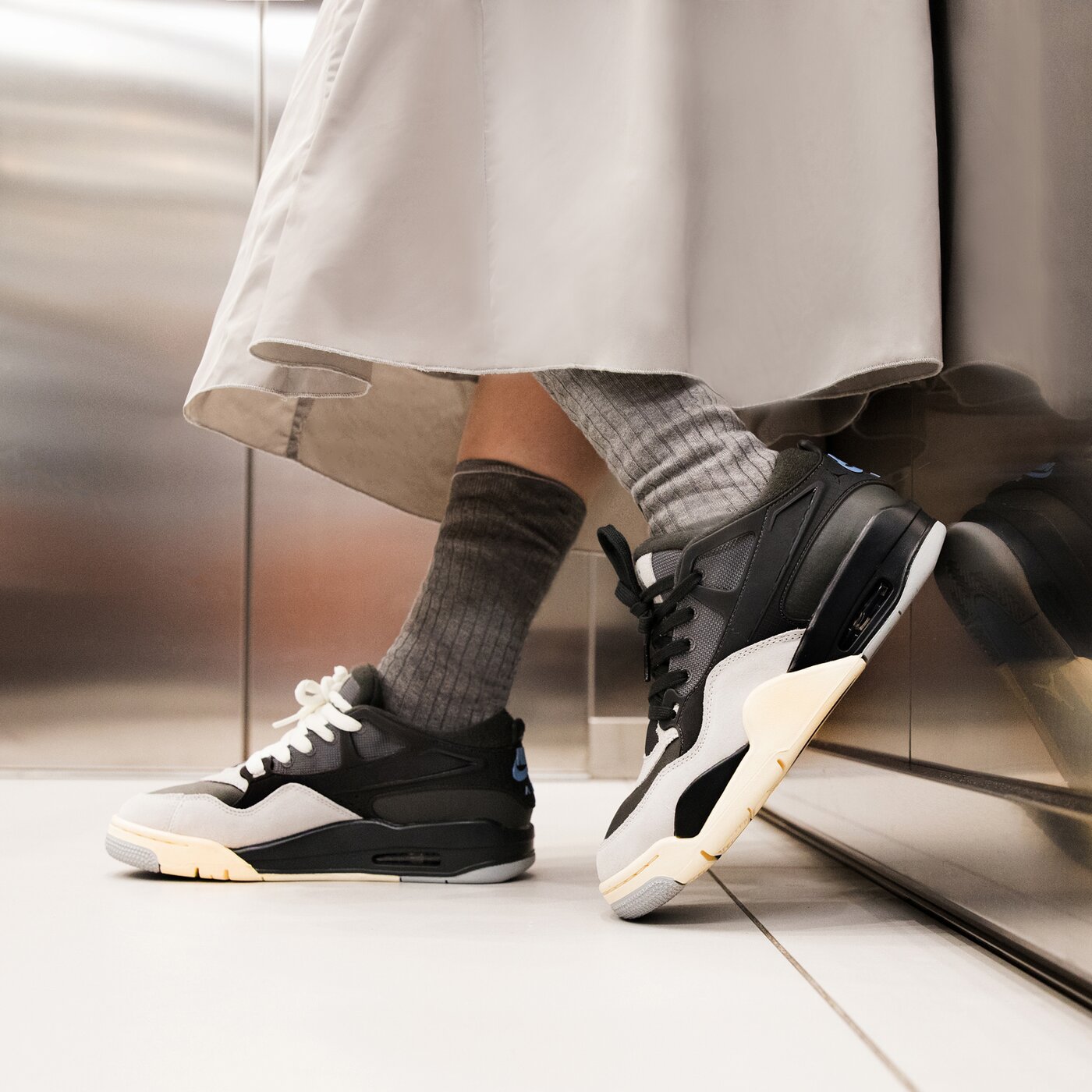 Детски маратонки AIR JORDAN 4 RM fq7938-002 цвят сив