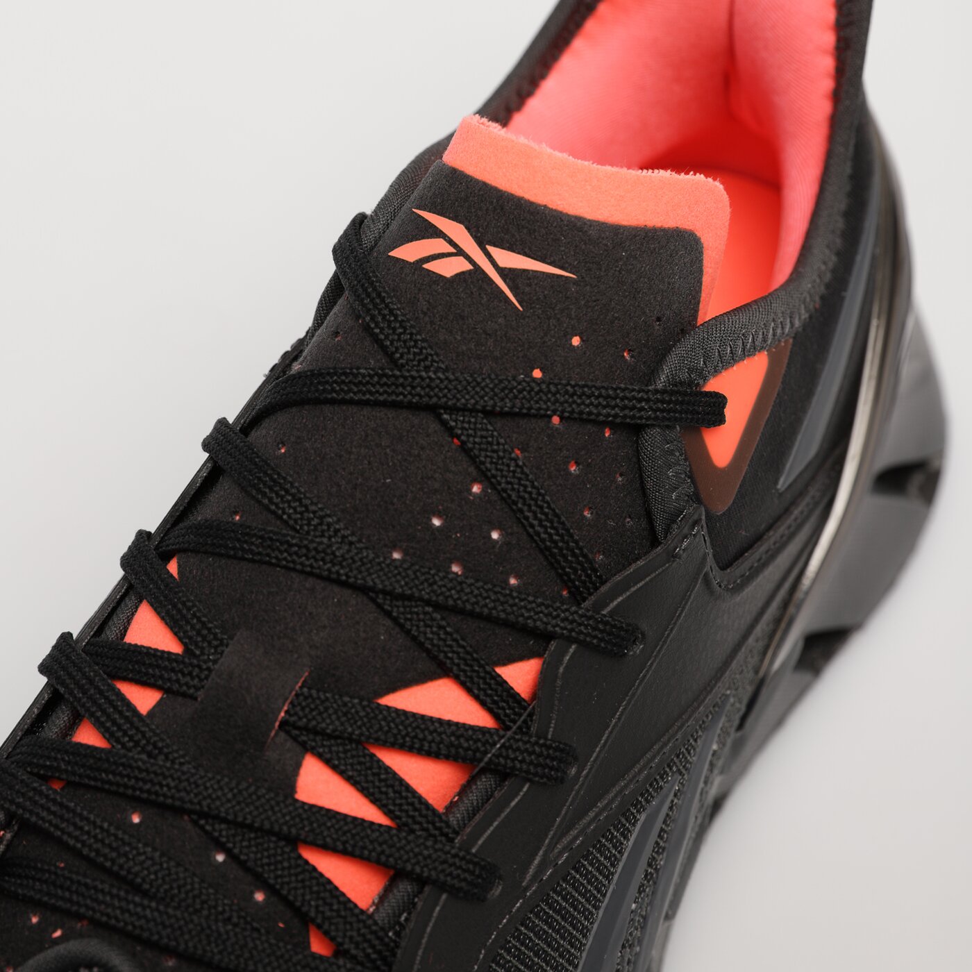 Мъжки маратонки REEBOK ZIG KINETICA 3 hr1326 цвят черен