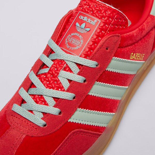 Дамски маратонки ADIDAS GAZELLE INDOOR W ig6786 цвят бордо