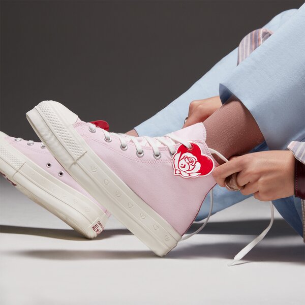 Дамски маратонки CONVERSE CHUCK TAYLOR ALL STAR LIFT a13652c цвят розов