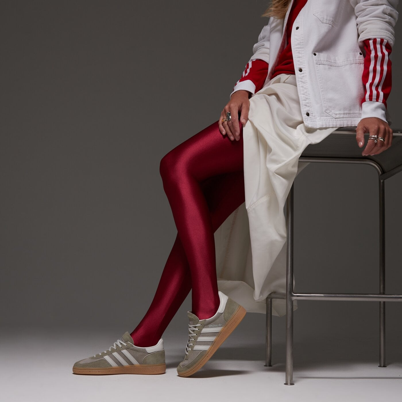 Дамски маратонки ADIDAS HANDBALL SPEZIAL W jr0850 цвят сив