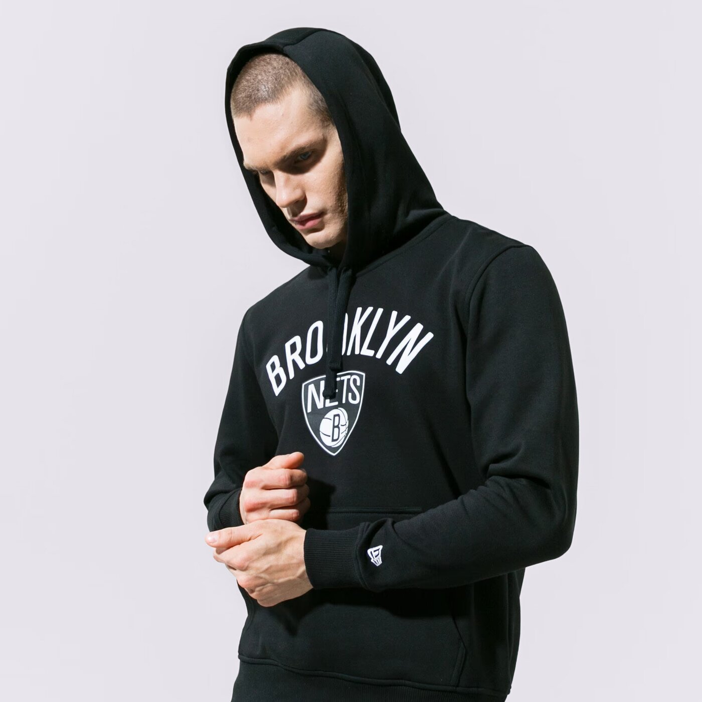 Мъжки суичър NEW ERA СУИТЧЪР NBA ТОП 6 BROOKLYN NETS BLK BROOKLYN NETS BL 11530762 цвят черен