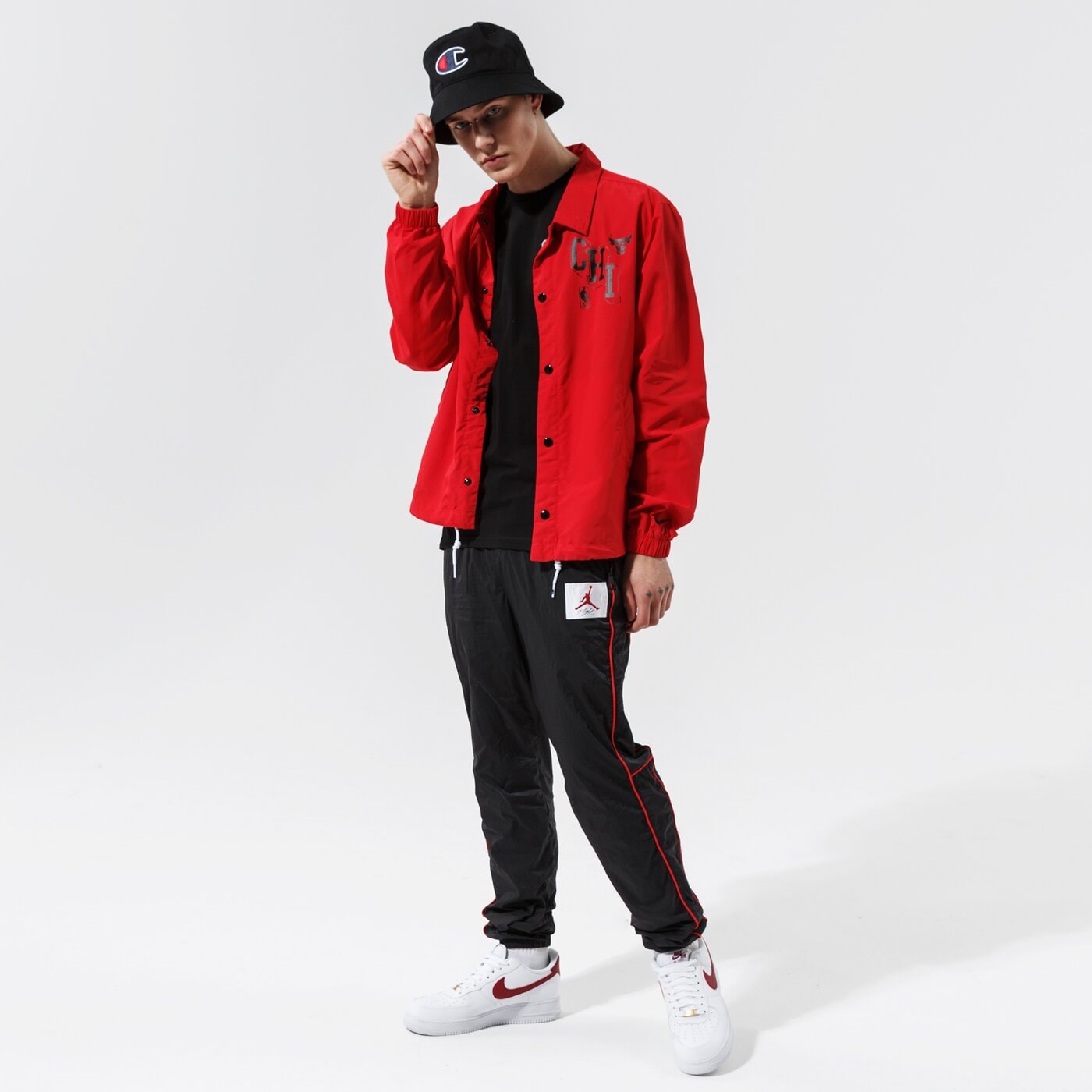 Мъжко преходно яке NIKE ЯКЕ CHI M NK JKT COACHES CTS 75 NBA db1433-657 цвят червен