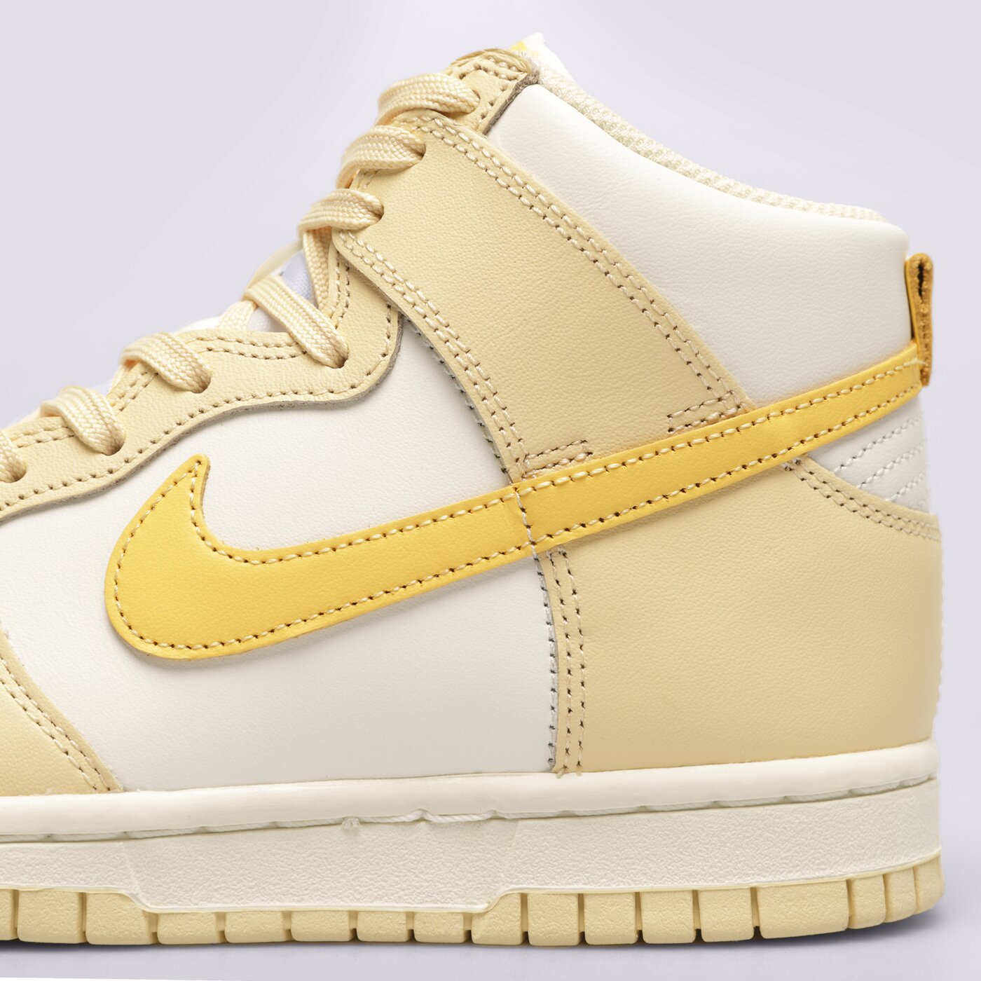 Дамски маратонки NIKE DUNK HIGH  dd1869-201 цвят жълт