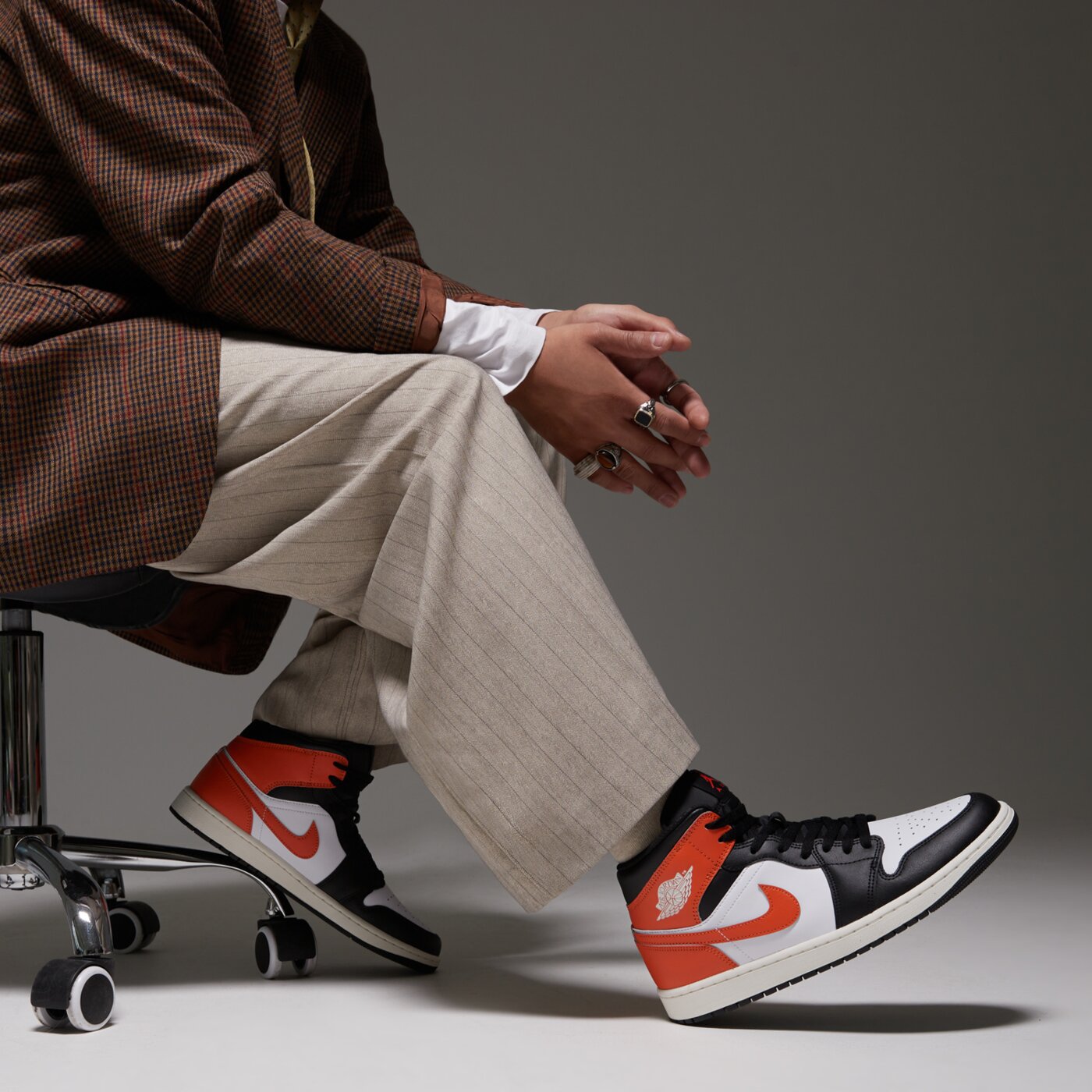 Мъжки маратонки AIR JORDAN 1 MID  dq8426-801 цвят черен