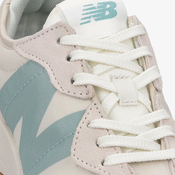 Дамски маратонки NEW BALANCE 327  ws327hg1 цвят бял