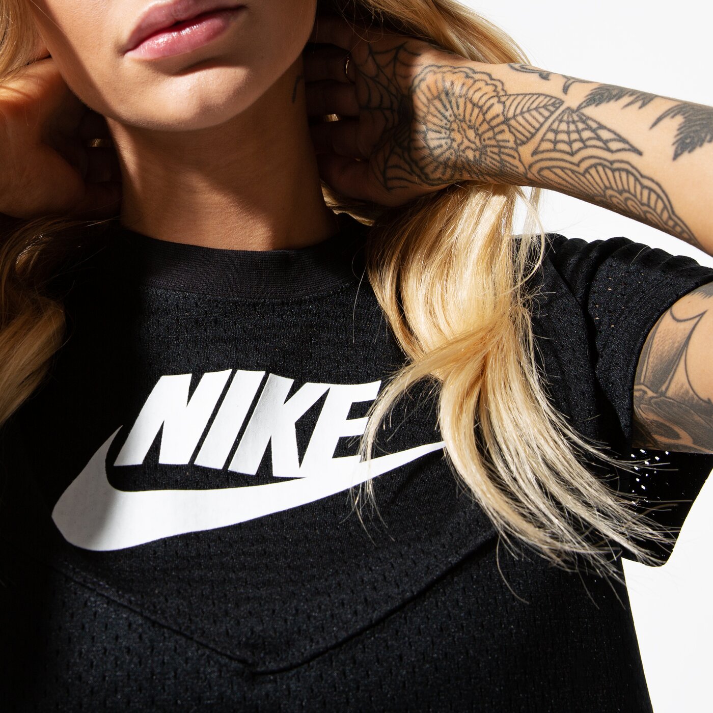 Дамска тениска NIKE ТЕНИСКА SS W NSW HRTG ТОП SS MESH bv4831-010 цвят черен