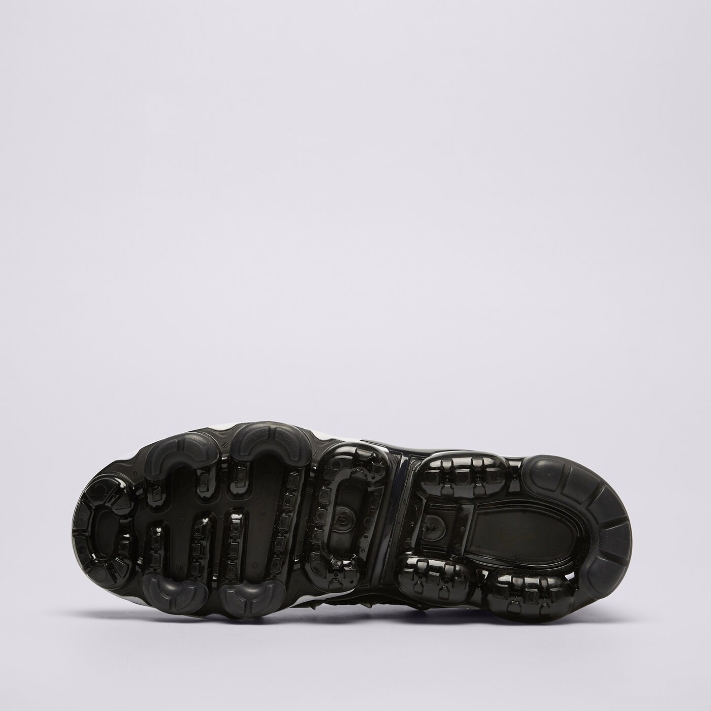 Мъжки маратонки NIKE AIR VAPORMAX PLUS 924453-011 цвят черен