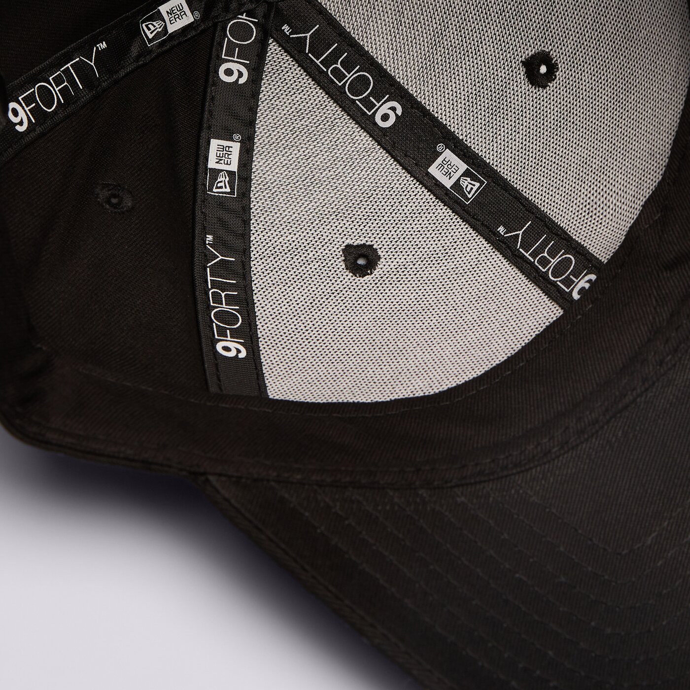 Дамска шапка с козирка NEW ERA ШАПКА SIDE PATCH 940 LAKERS LOS ANGELES LAKERS 60435127 цвят черен