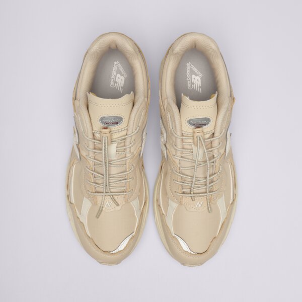 Мъжки маратонки NEW BALANCE 2002R  m2002rdq цвят бежов