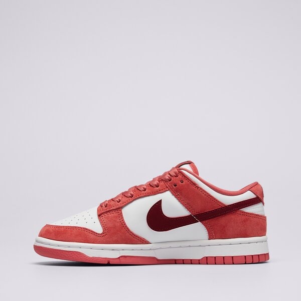 Дамски маратонки NIKE DUNK LOW  fq7056-100 цвят червен