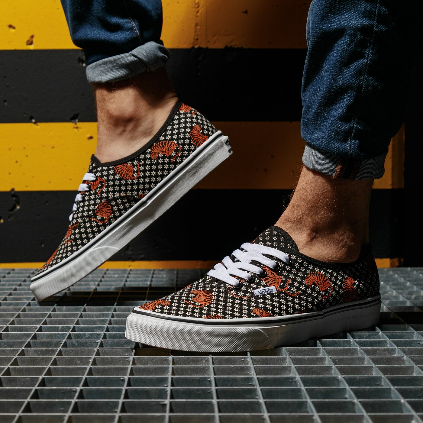 Мъжки маратонки VANS UA AUTHENTIC vn0a2z5i19m1 цвят черен