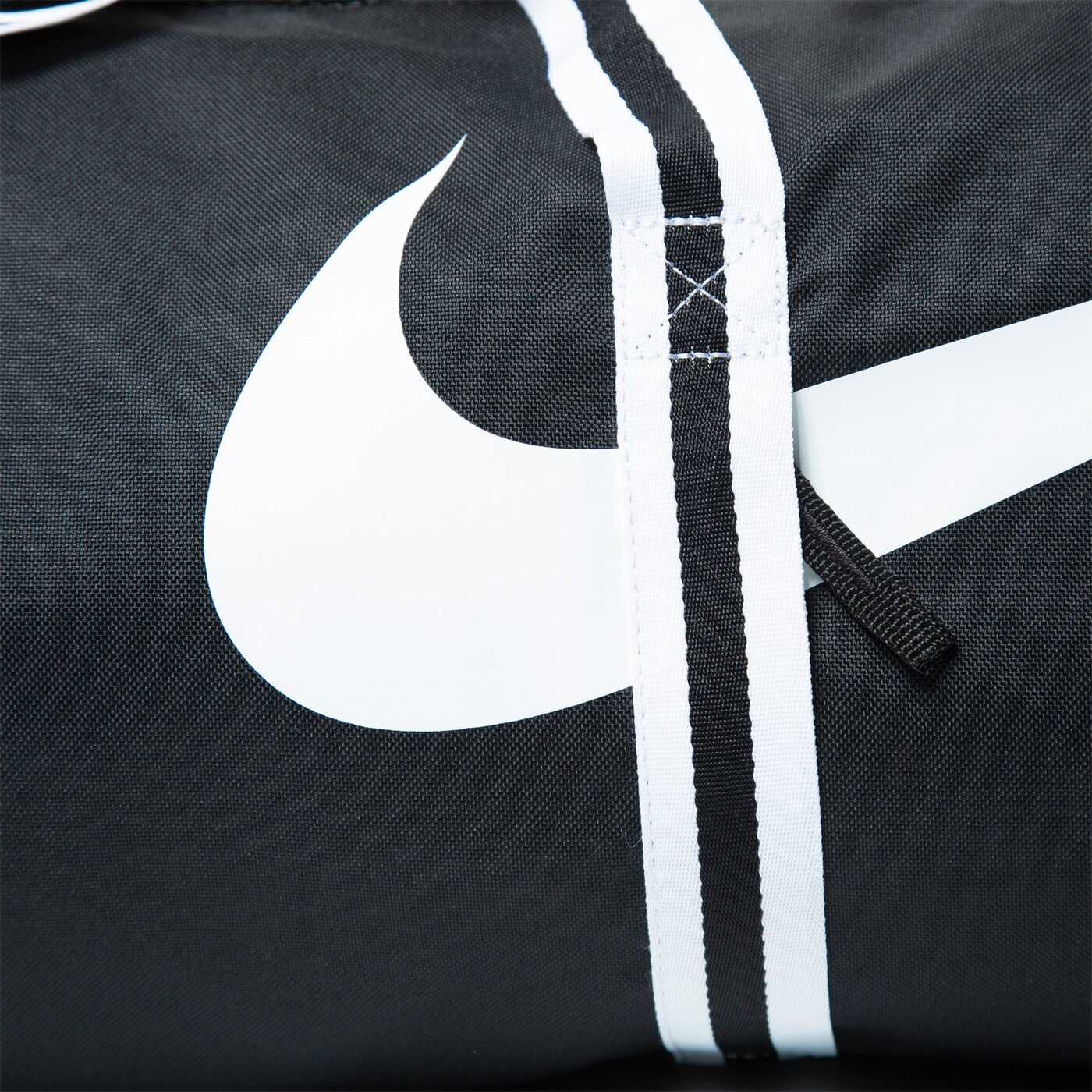 Дамски сак NIKE ЧАНТА NK HERITAGE DUFF - SWOOSH dj7379-010 цвят черен