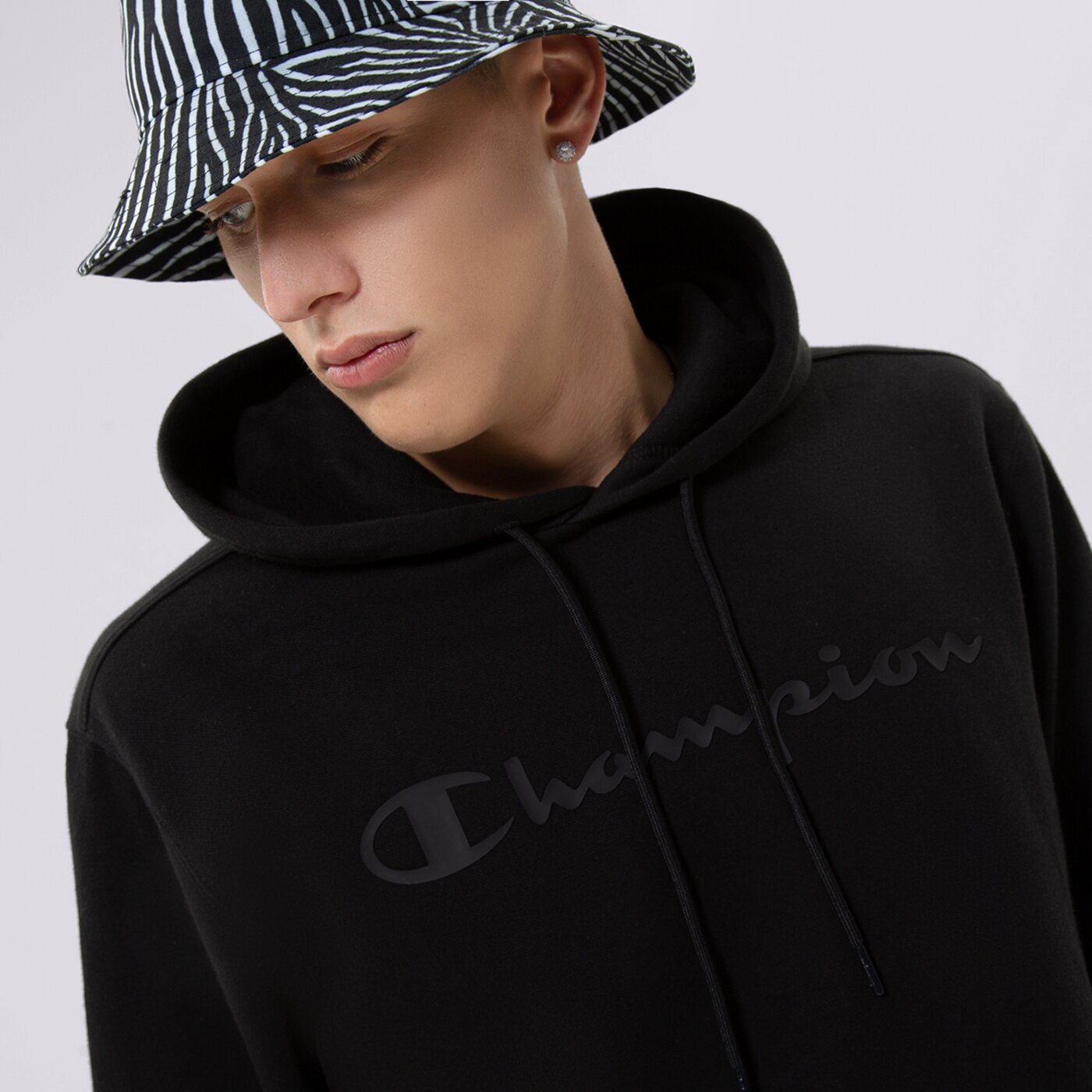 Мъжки суичър CHAMPION СУИТЧЪР С КАЧУЛКА HOODED SWEATSHIRT 218282kk002 цвят черен