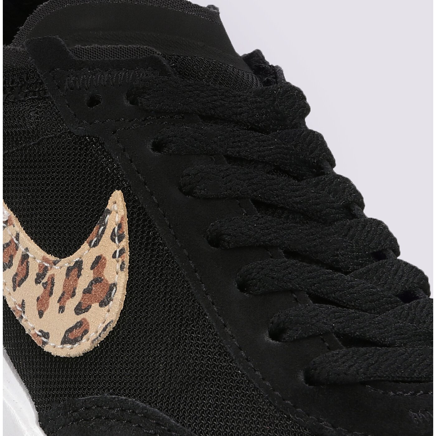 Дамски маратонки NIKE WAFFLE ONE SE dj9776-001 цвят черен