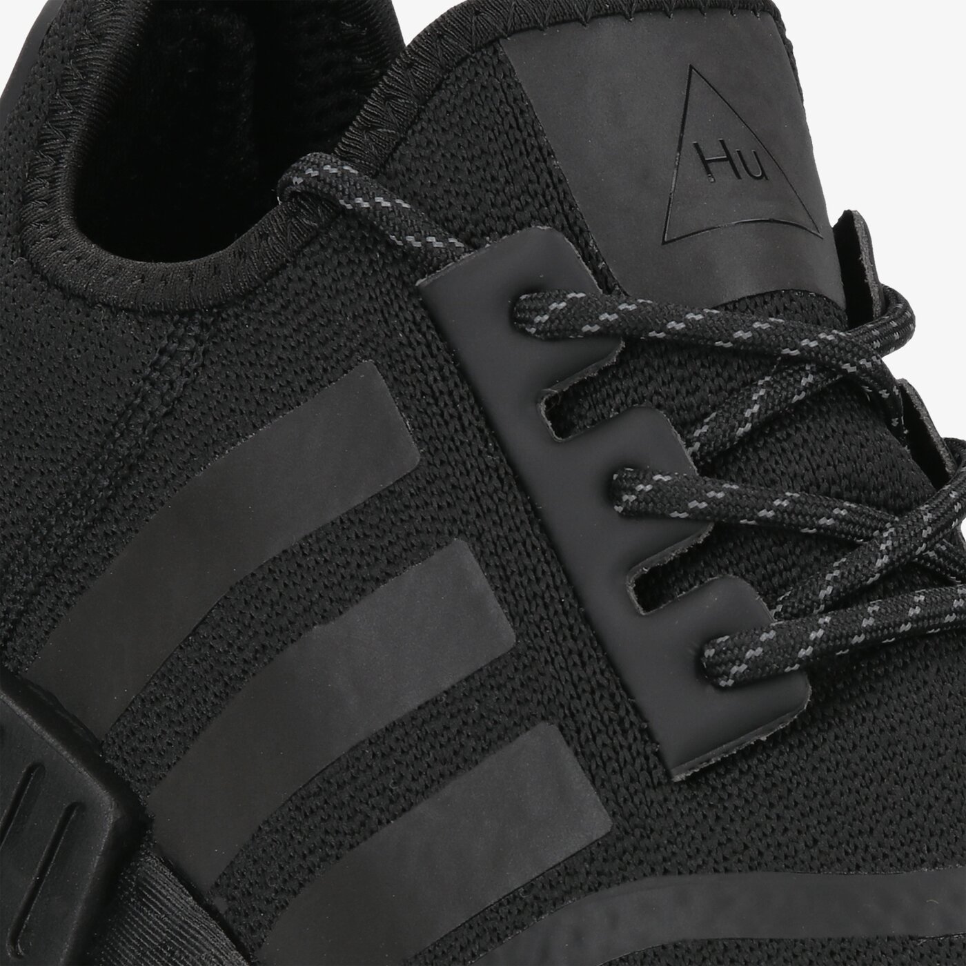 Мъжки маратонки PHARREL WILLIAMS ADIDAS NMD_R1  gy4977 цвят черен