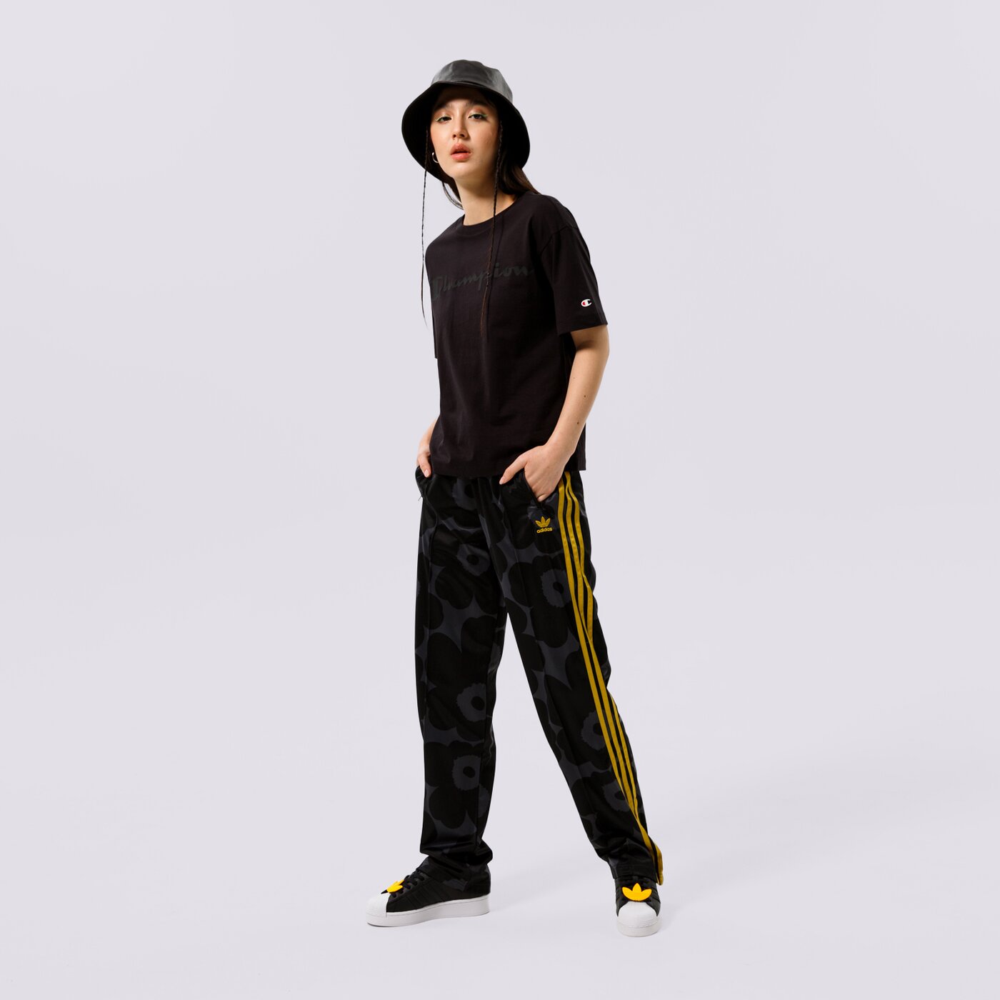 Дамска тениска CHAMPION ТЕНИСКА CREWNECK ТЕНИСКА 114458kk001 цвят черен