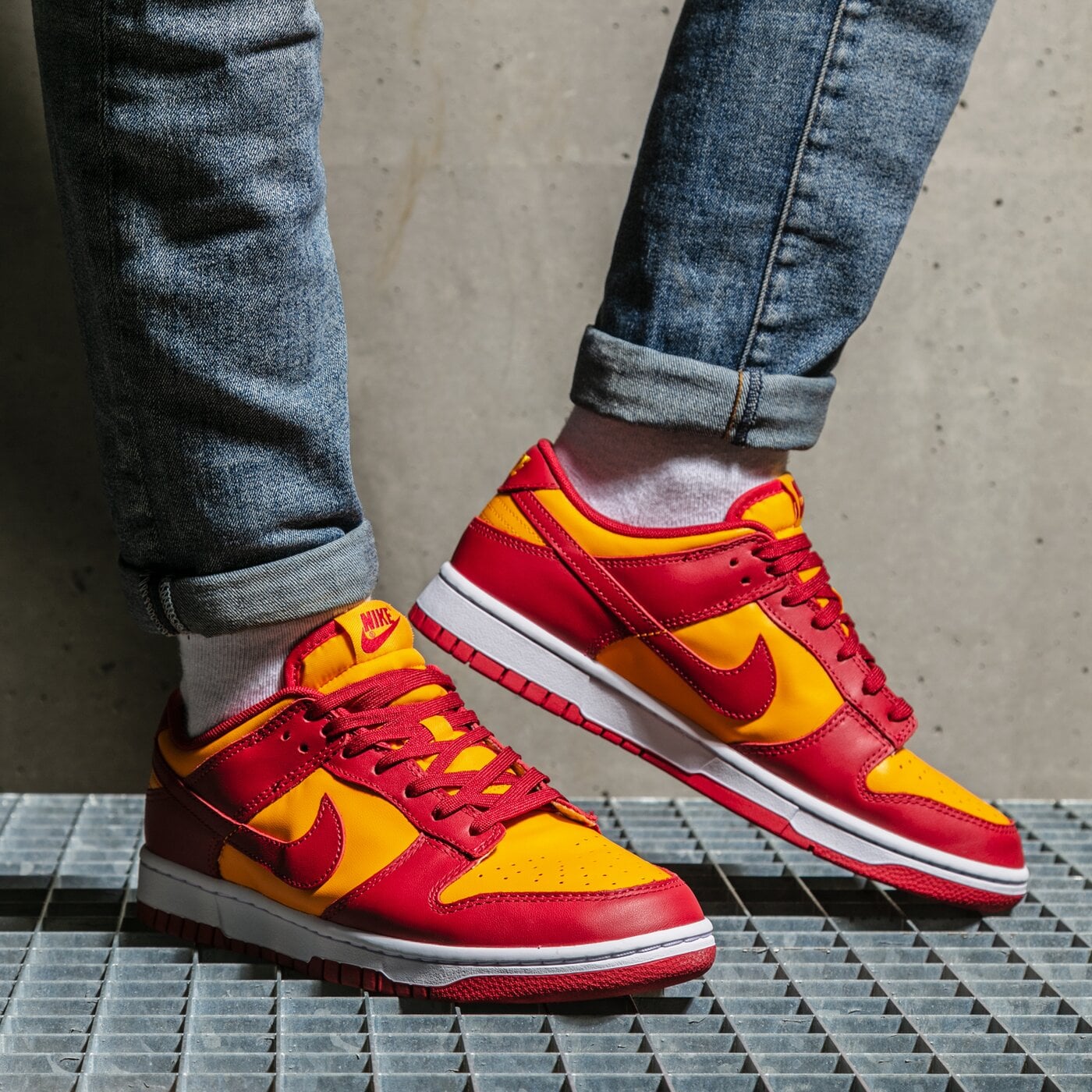 Мъжки маратонки NIKE DUNK LOW RETRO dd1391-701 цвят златен