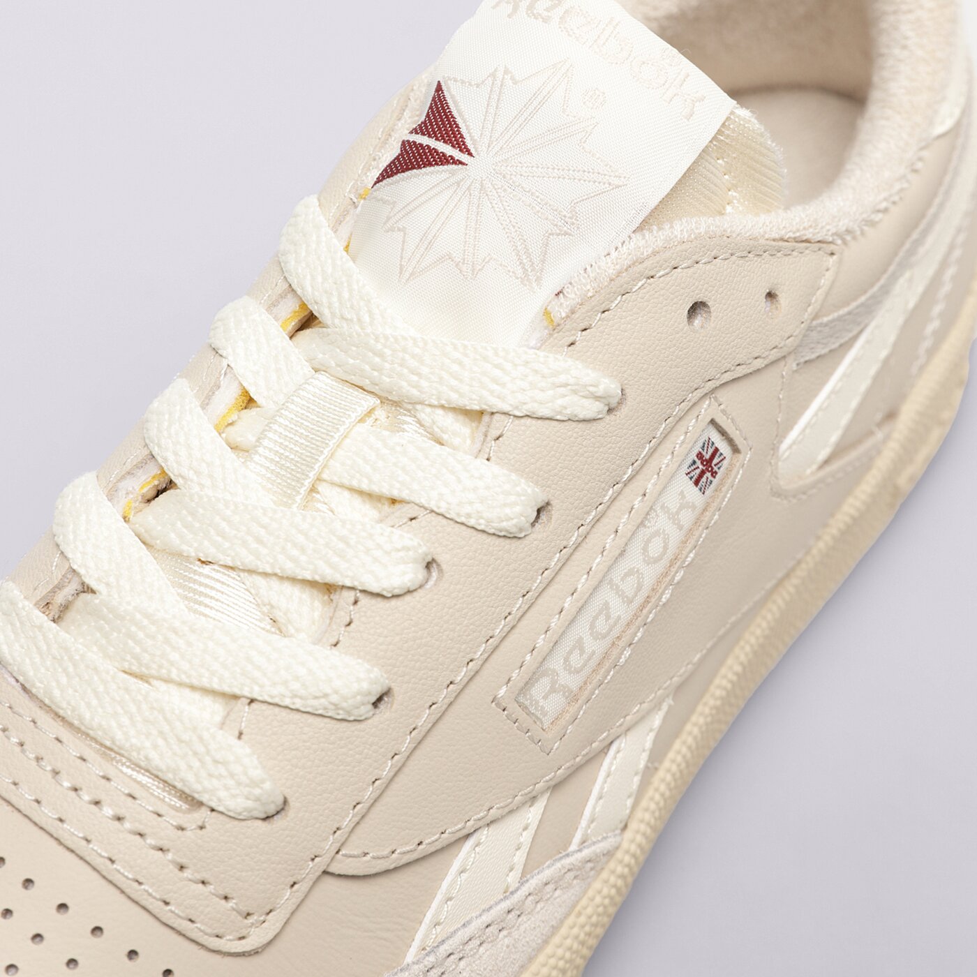 Дамски маратонки REEBOK CLUB C REVENGE VINTAGE 100033095 цвят бежов