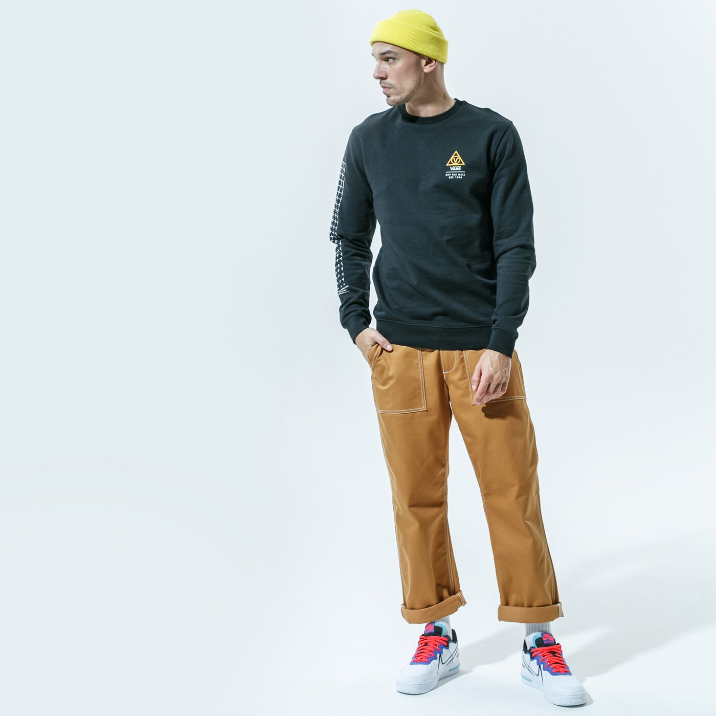 Мъжки суичър VANS СУИТЧЪР 66 SUPPLY CREW vn0a4rqnblk1 цвят черен