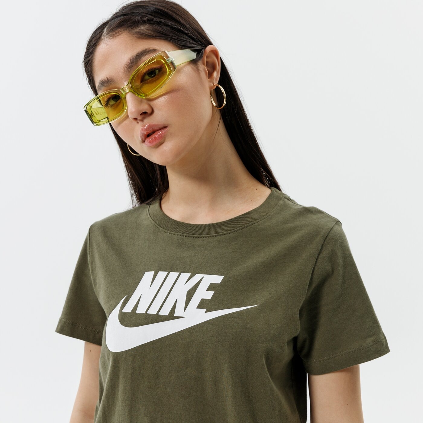 Дамска тениска NIKE ТЕНИСКА SPORTSWEAR ESSENTIAL bv6169-223 цвят каки