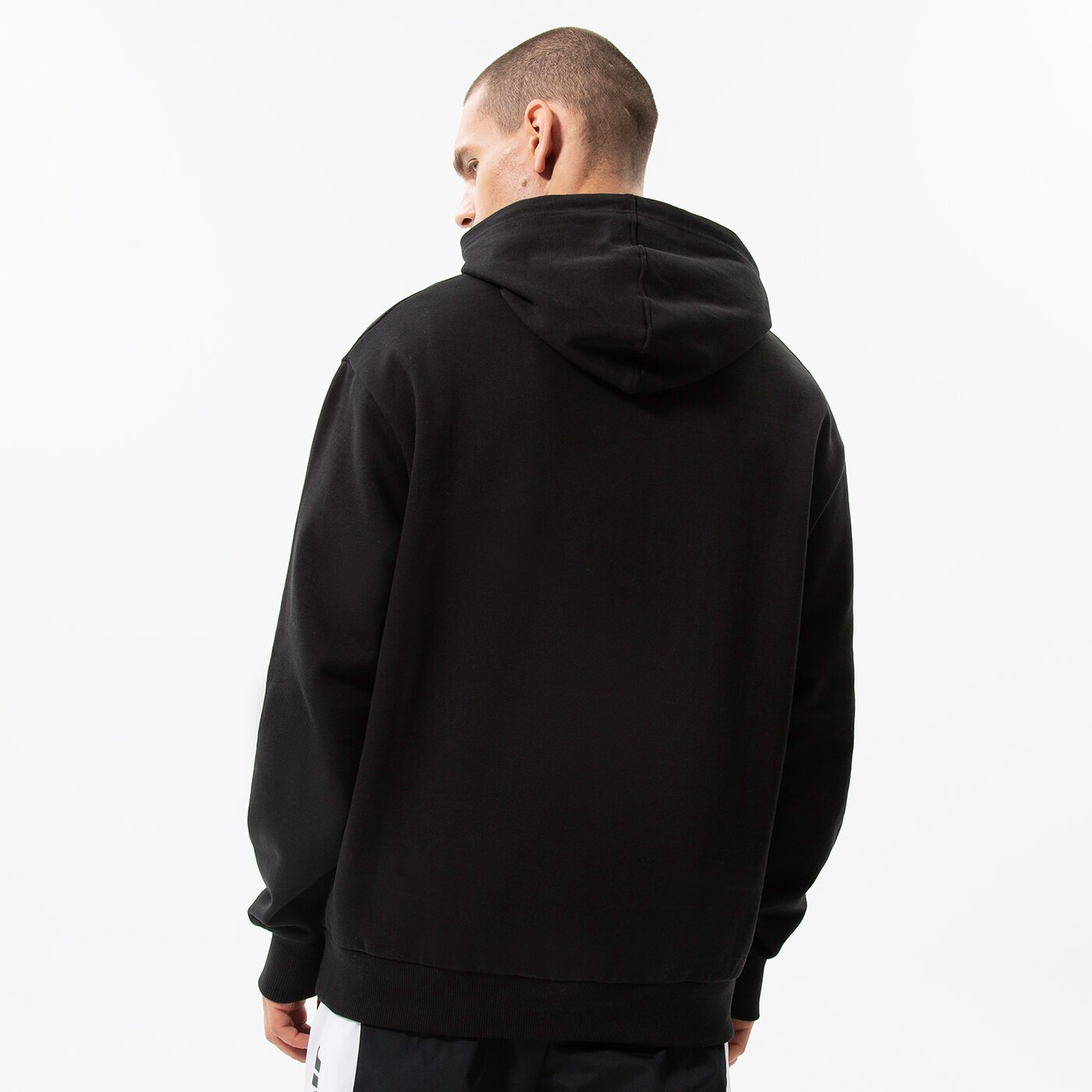 Мъжки суичър NEW ERA СУИТЧЪР С КАЧУЛКА HALF LOGO OS BULLS CHICAGO BULLS B 60284623 цвят черен