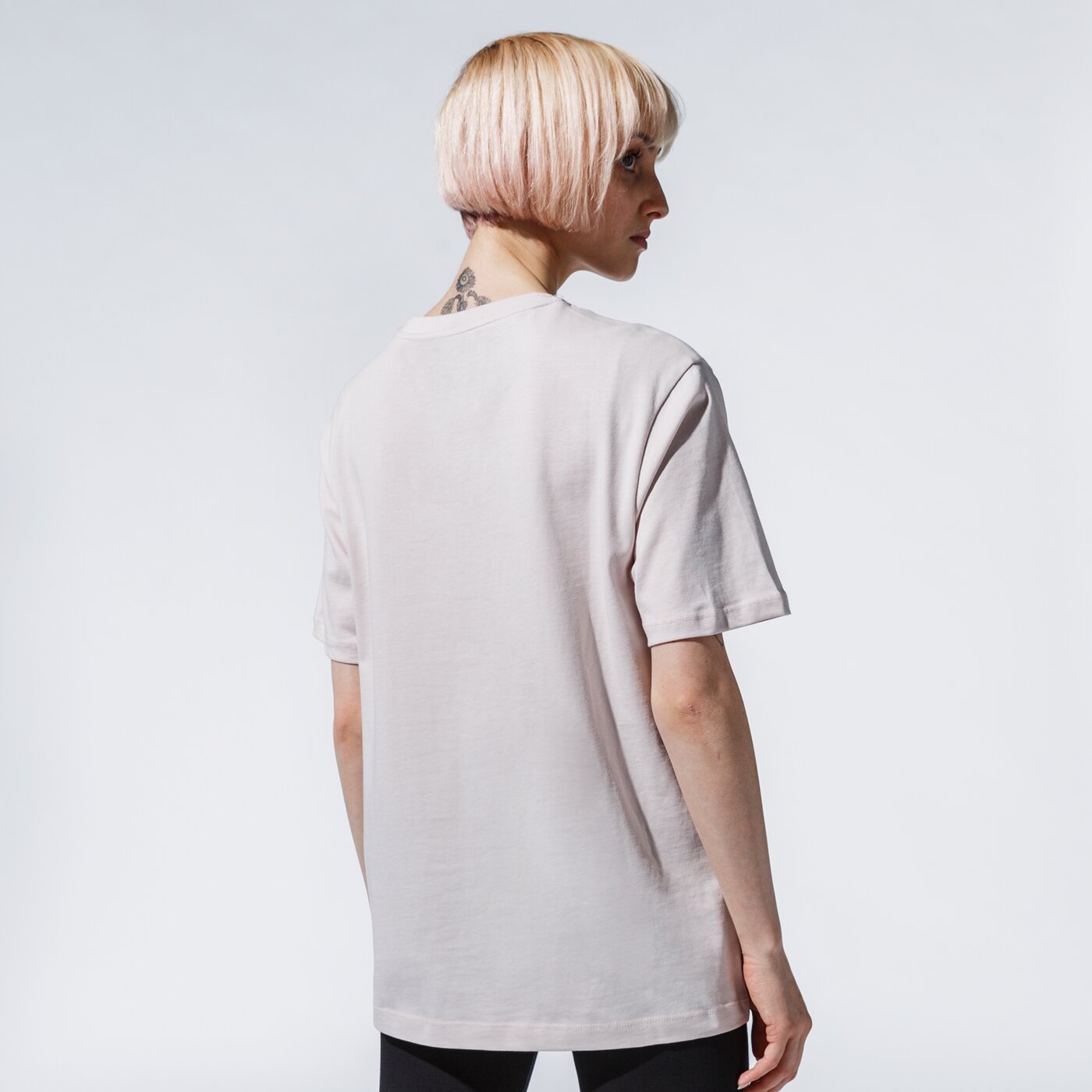 Дамска тениска VANS ТЕНИСКА WM WOVEN PATCH POCKET HUSHED VIOLET vn0a5i8f9p11 цвят бежов