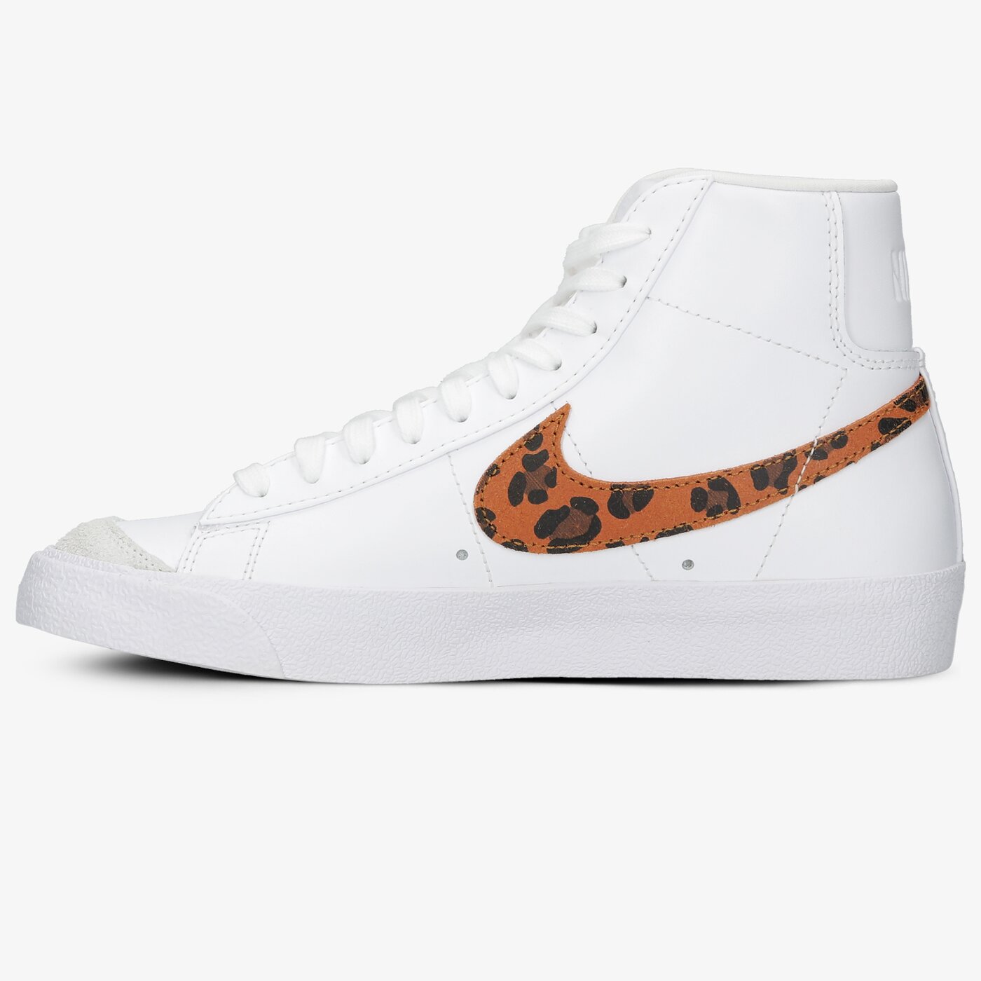 Дамски маратонки NIKE BLAZER MID '77 SE da8736-101 цвят бял