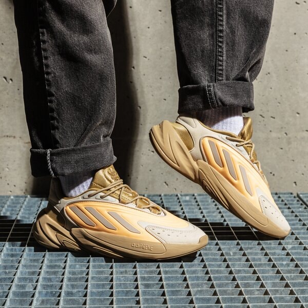 Дамски маратонки ADIDAS OZELIA h04254 цвят бежов