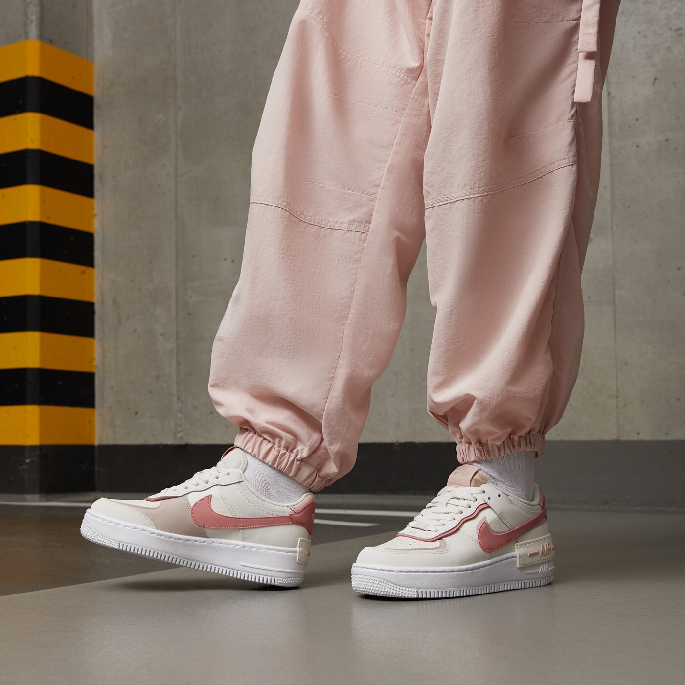 Дамски маратонки NIKE W AF1 SHADOW dz1847-001 цвят бежов