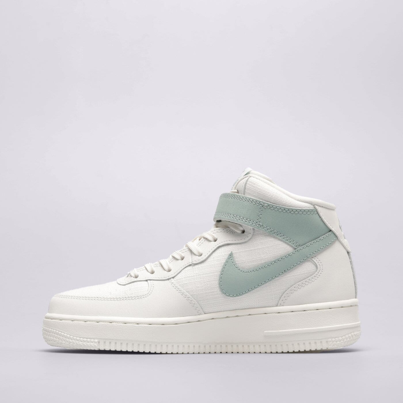 Дамски маратонки NIKE WMNS AIR FORCE 1 '07 MID dd9625-103 цвят бял