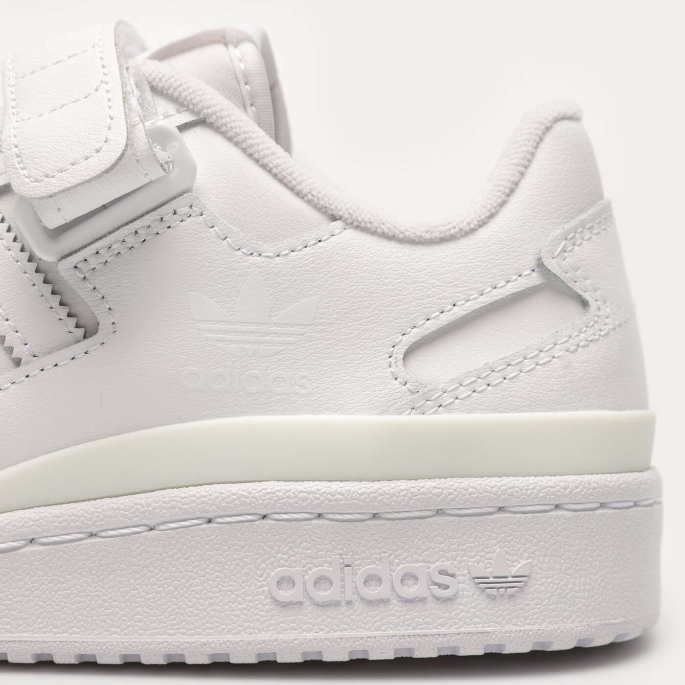 Мъжки маратонки ADIDAS FORUM LOW fy7755 цвят бял