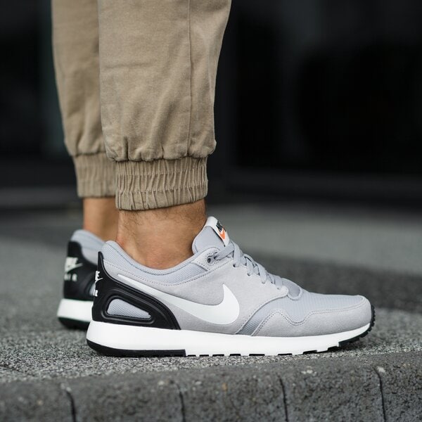 Мъжки маратонки NIKE AIR VIBENNA 866069-002 цвят сив