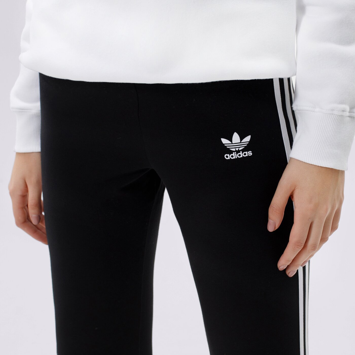 Дамски панталони ADIDAS КЛИН 3 STRIPES TIGHT h09426 цвят черен