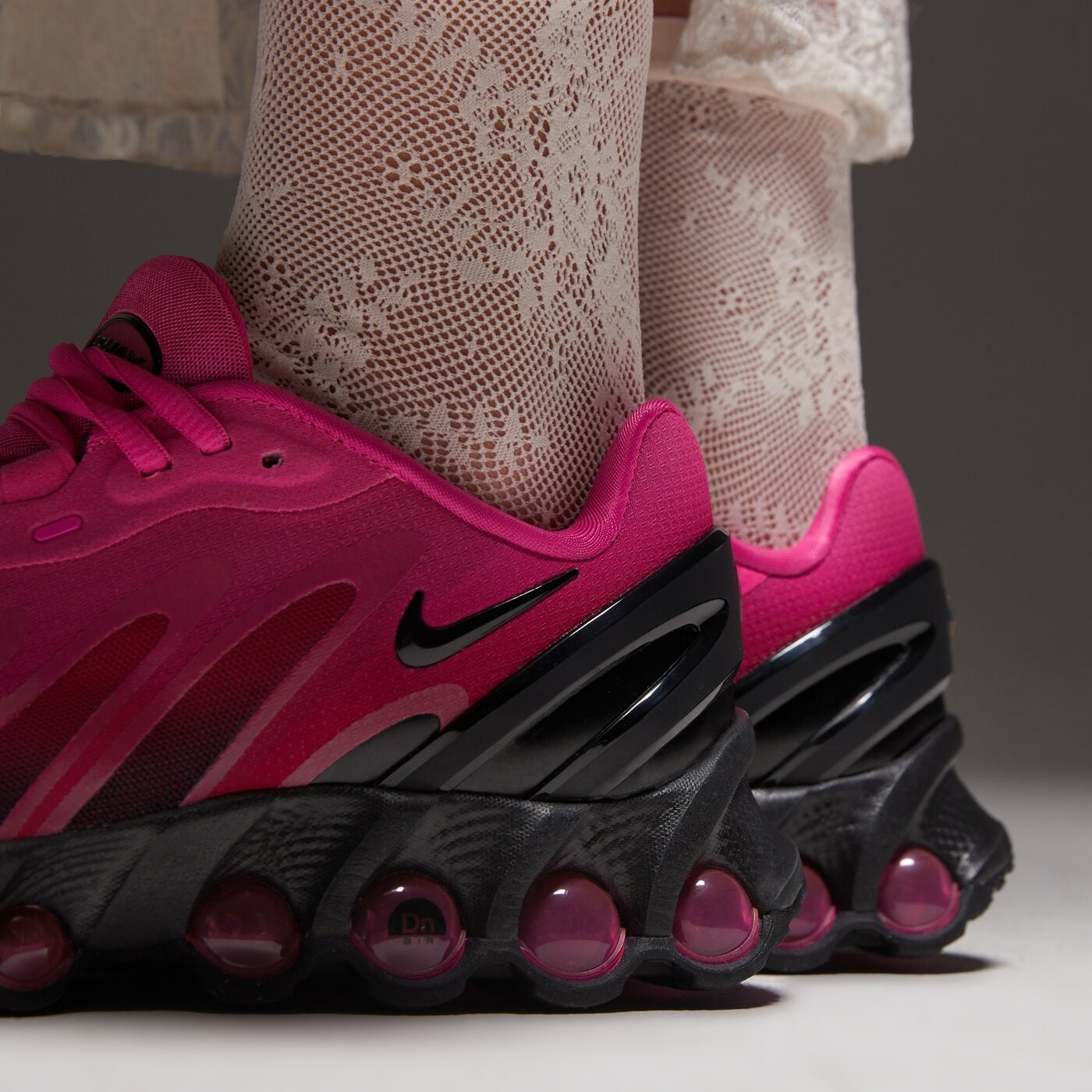 Дамски маратонки NIKE W AIR MAX DN8 hf5509-601 цвят розов