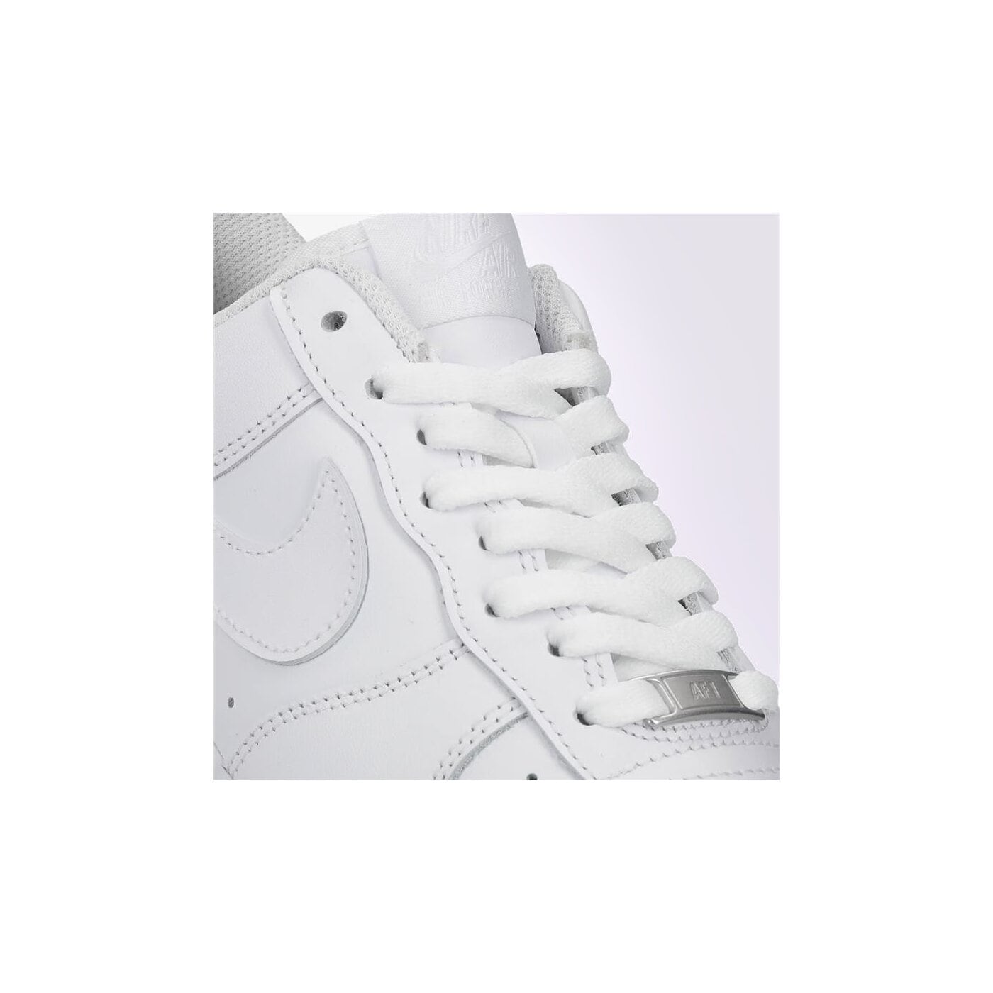 Мъжки маратонки NIKE AIR FORCE 1 '07 LE cw2288-111 цвят бял