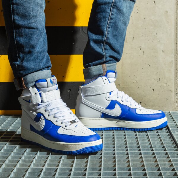 Мъжки маратонки NIKE AIR FORCE 1 HIGH '07 LV8 EMB dc8870-100 цвят бял