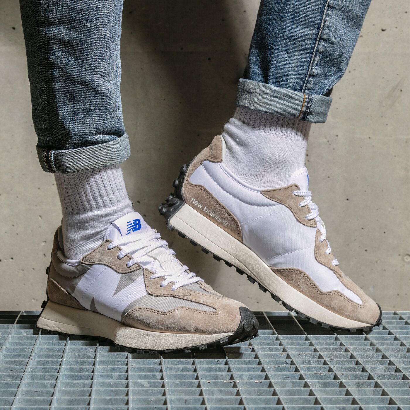 Мъжки маратонки NEW BALANCE 327  ms327lh1 цвят бежов