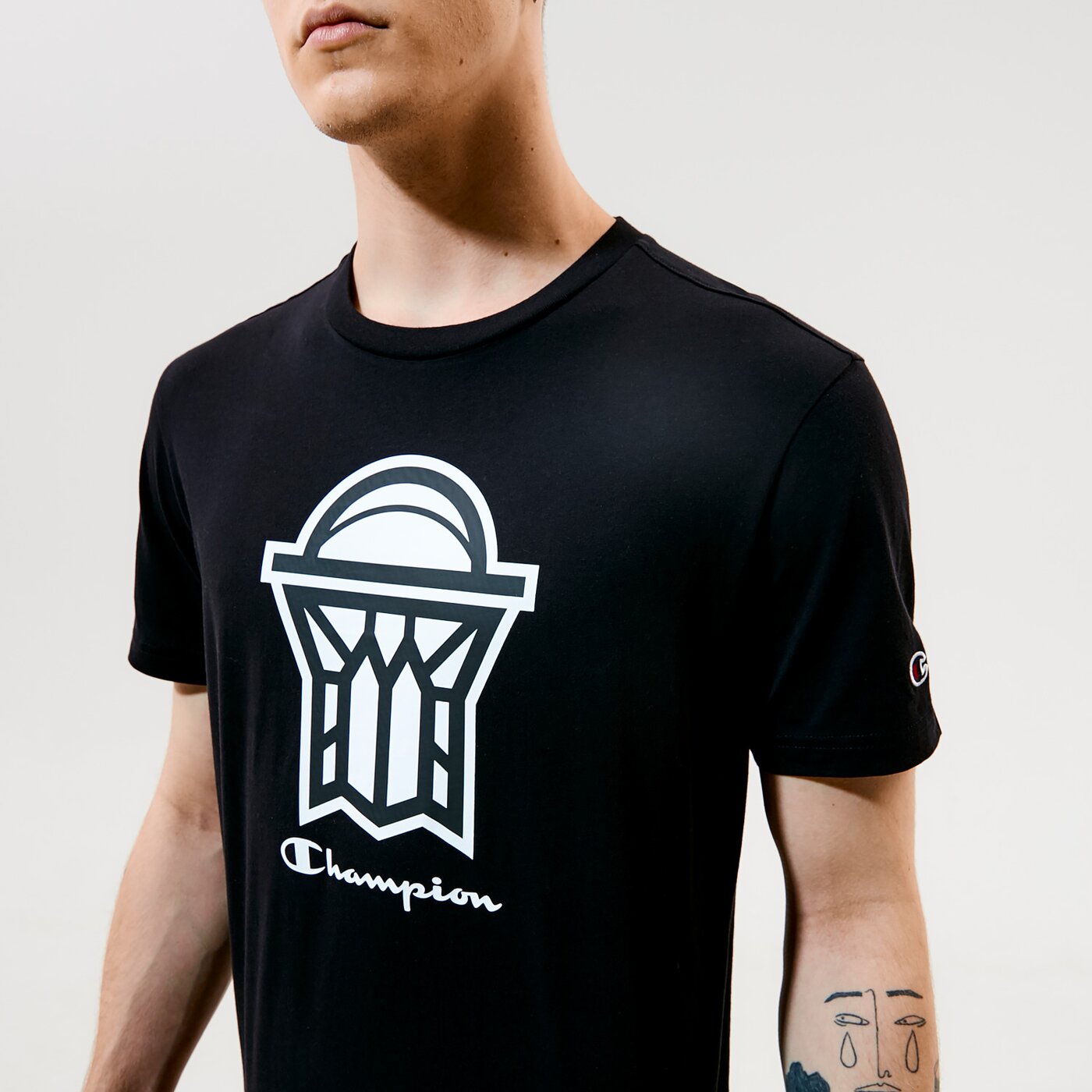 Мъжка тениска CHAMPION ТЕНИСКА CREWNECK ТЕНИСКА 215007kk001 цвят черен