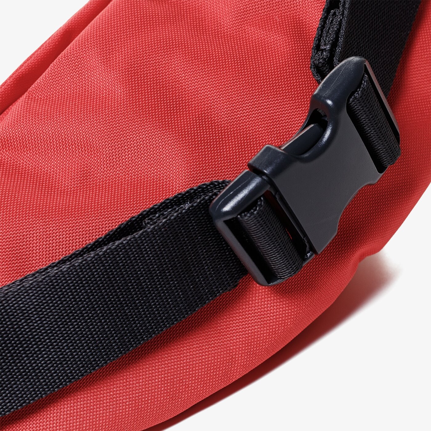 Дамска чанта за кръст NIKE ЧАНТА ЗА КРЪСТ NIKE SPORTSWEAR HERITAGE ba5750-631 цвят червен