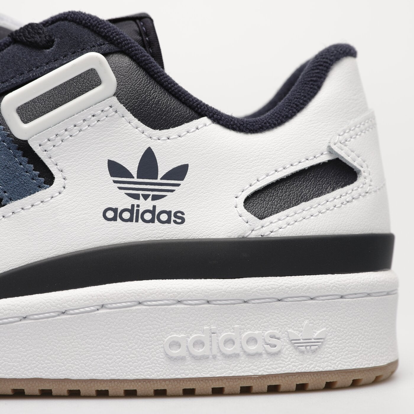 Мъжки маратонки ADIDAS FORUM LOW gx7066 цвят бял