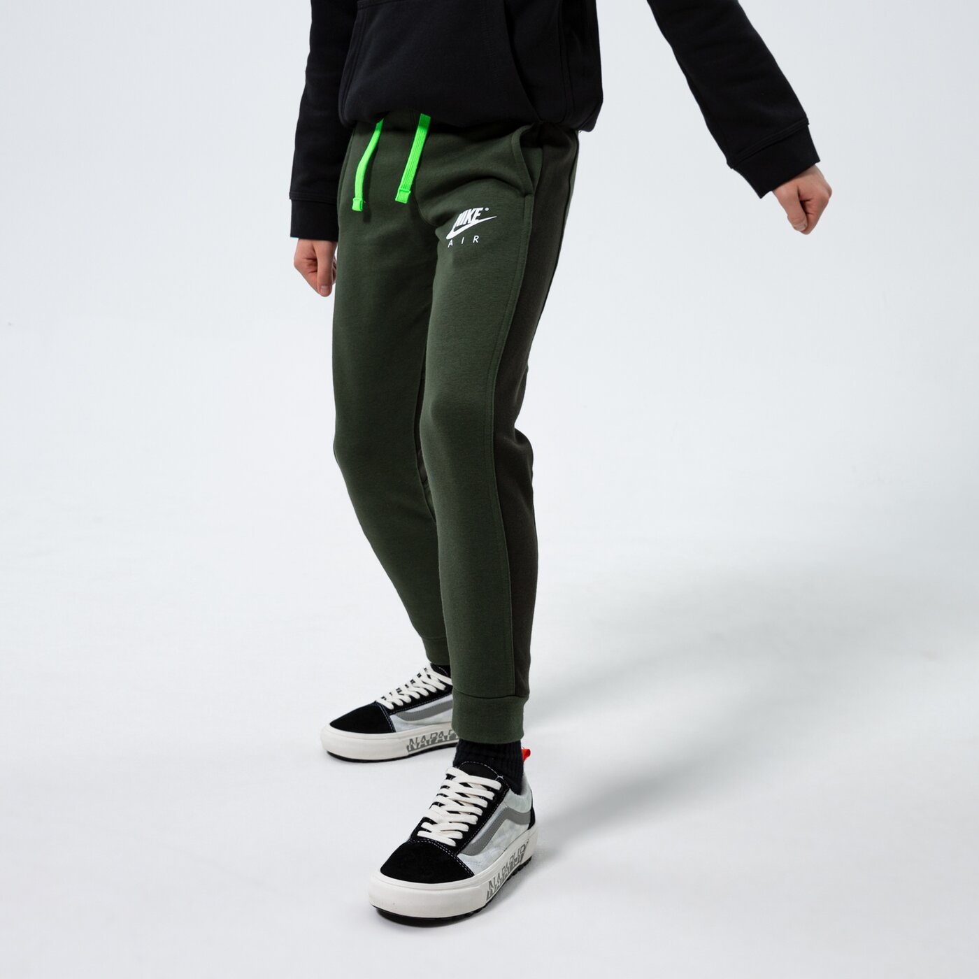 Детски панталони NIKE ПАНТАЛОНИ B NSW AIR PANT BOY dd8716-335 цвят каки